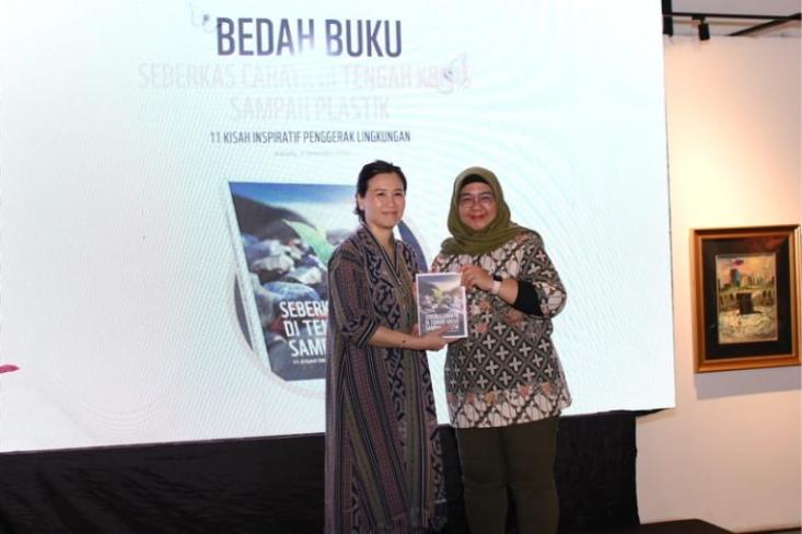 Veronica Tan, Wamen PPPA dan Dewi Lestari, WWF Indonesia. Foto: Dedy Suripto/WWF-Indonesia