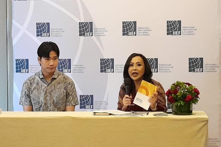 Aji dan Diana saat peluncuran buku Rabu (10/12/2025) di Jakarta. Foto: Novi