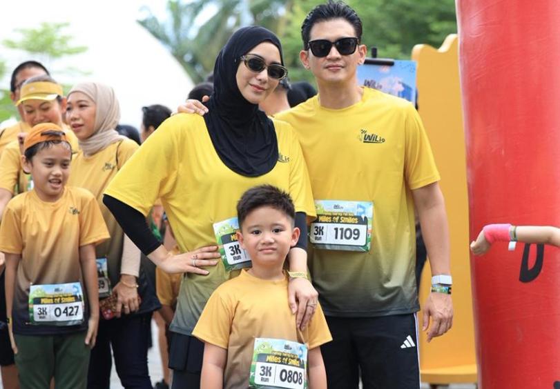 Citra Kirana dan keluarga