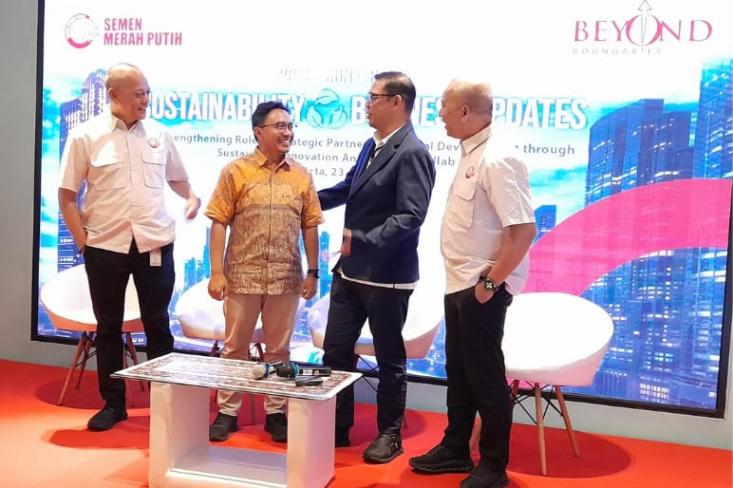 Kolaborasi industri semen dan pemerintah makin penting di industri perumahan. Foto: Novi