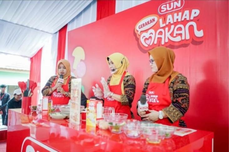 Demo masak MPASI berbasis pangan lokal, Bubur Ayam Spesial ala SUN. Foto: Ist