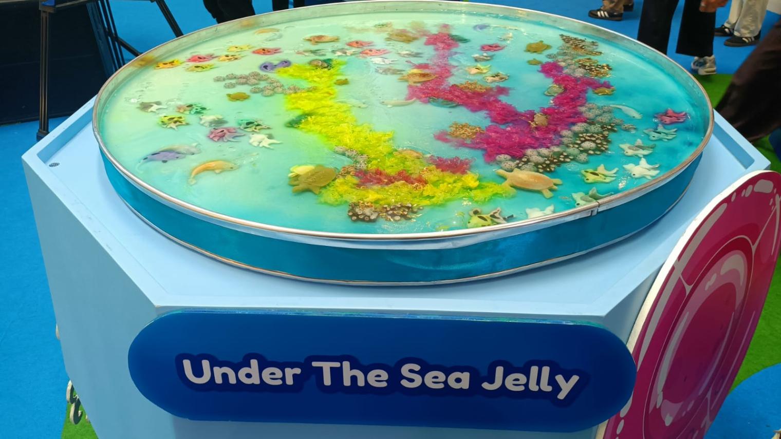 Under he Sea Jelly