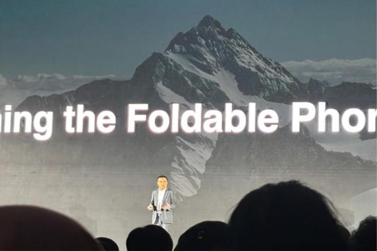 Huiler Fan, CEO Huawei Device Indonesia, menekankan pentingnya pengalaman pengguna. Foto: Novi