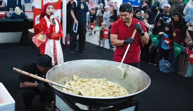 Tanboy Kun dalam kegiatan Masak Akbar