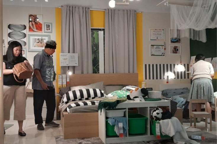 Drama di pagi hari mencari barang-barang hilang. Foto: Novi