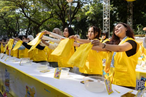 Keseruan para riders perempuan mencoba kesegaran Tropical Summer