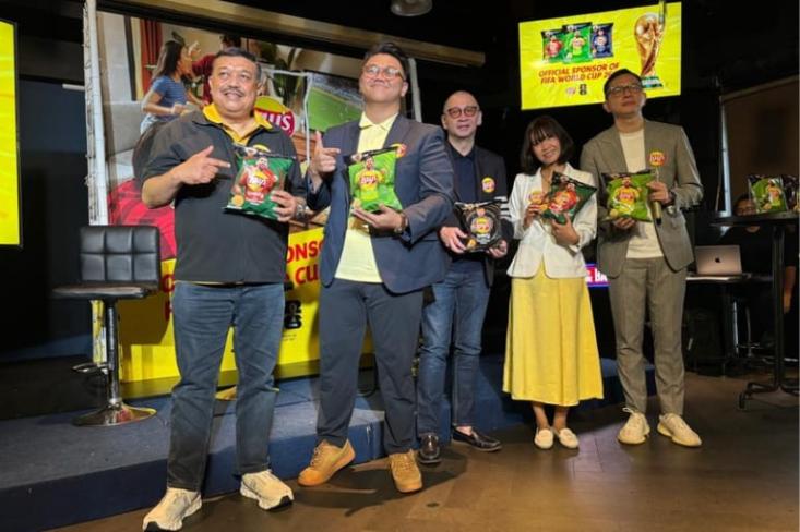 Kemasan spesial edisi FIFA yang menampilkan tokoh sepakbola dunia. Foto: Novi