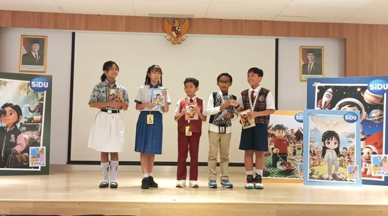 Lima desain sambul buku tulis