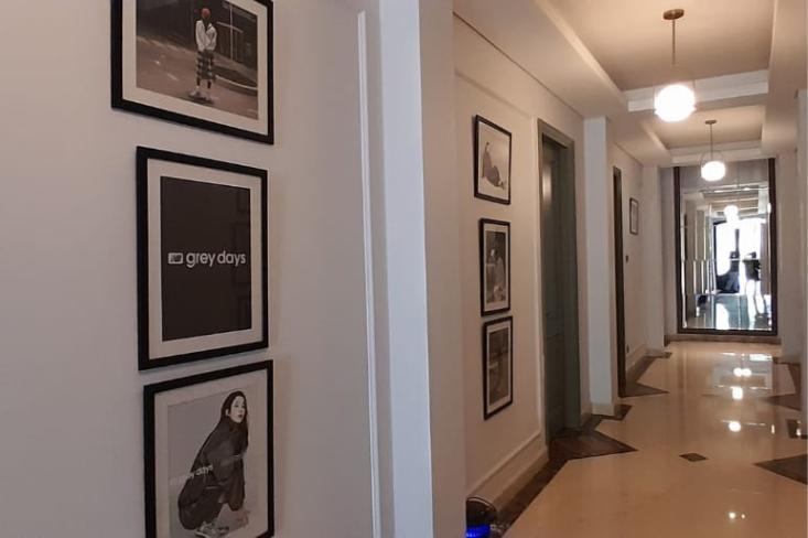 Penampakan koridor di ARTOTEL Casa Hangtuah, Jakarta. Foto: Novi