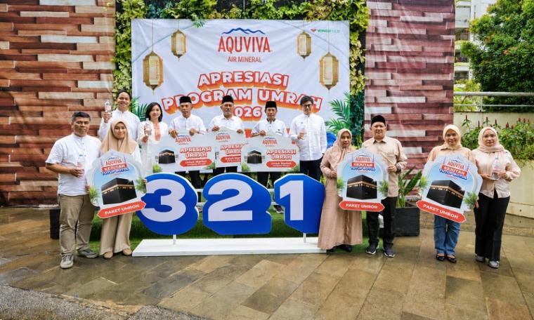 Memberangkatkan 9 Orang untuk Ibadah Umrah Melalui Kejutan Tutup Botol