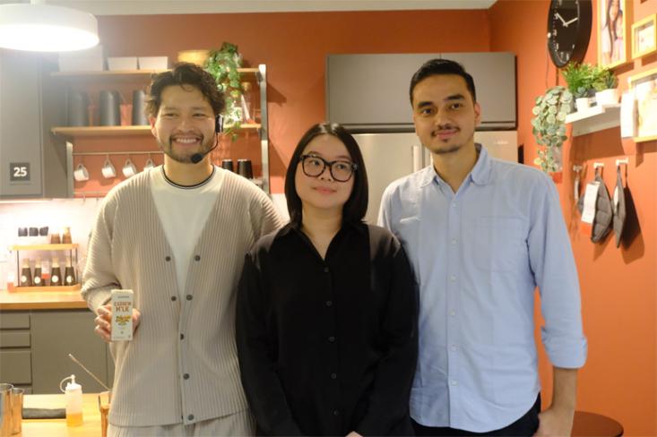 Ki-ka: Mikael Jasin, Ariane Vinsontia, dan Ahmad Alhamid. Foto: Ist