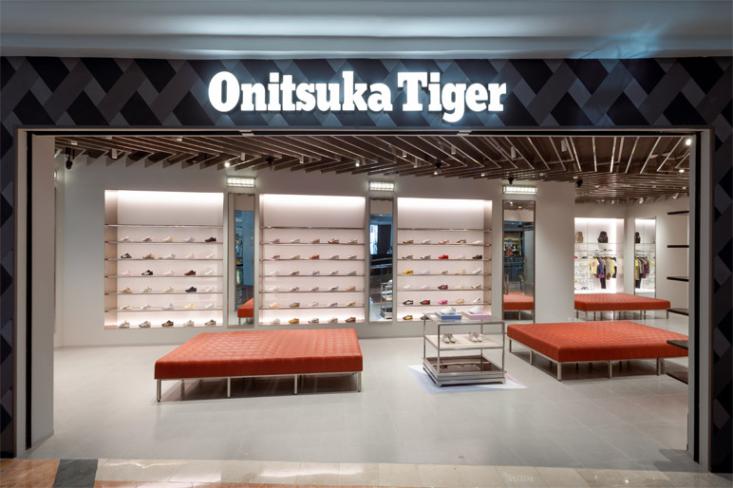 Berlokasi di Plaza Senayan lt 2, menjadi toko Onitsuka Tiger terbesar di Jakarta. Foto: Ist