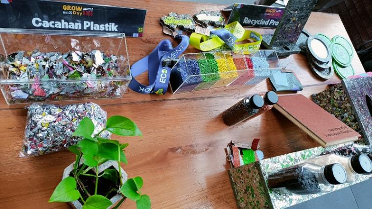 Contoh hasil daur ulang sampah
