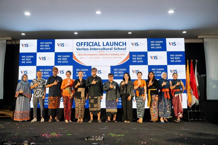 Peluncuran identitas baru VIS