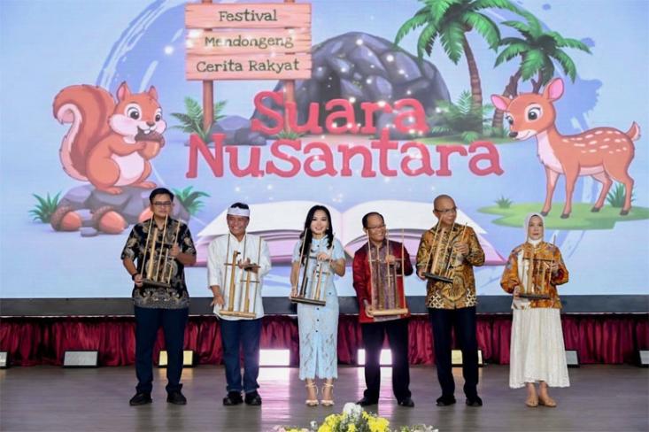 Apresiasi dari pemerintah karena turut memperkuat literasi dan pelestarian bahasa daerah. Foto: Ist