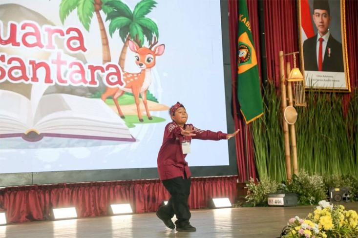 Storytelling menjadi media menyenangkan untuk menanamkan karakter melalui cerita. Foto: Ist