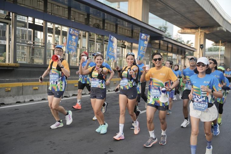 Pacer ISOPLUS Run Jakarta 2026 dampingi pelari di lintasan