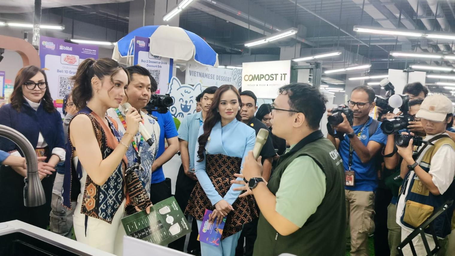 Cinta Laura